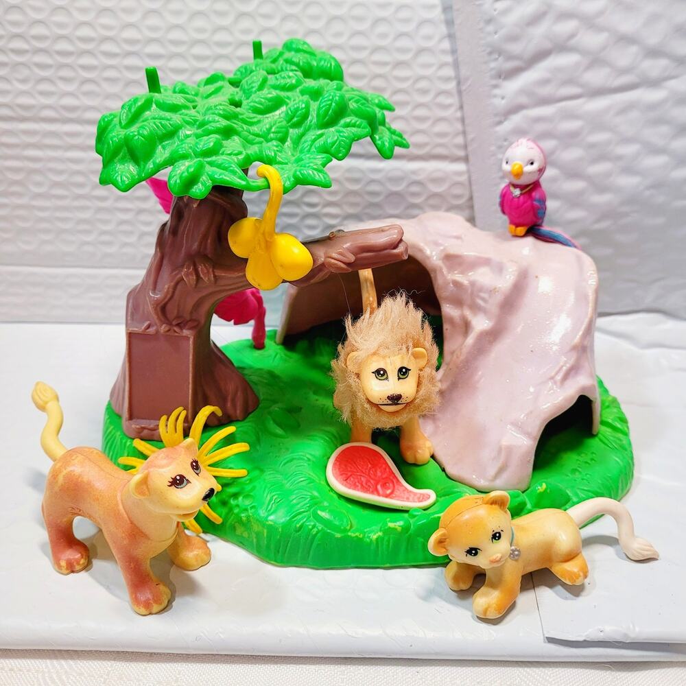 Littlest Pet Shop LPS 1994 Zoo Keep Me Safe Pets Lion Family Play Set
